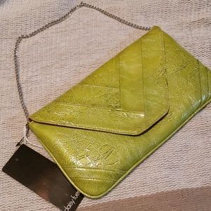 🌿LIME GREEN DAISY FUENTES CLUTCH🌿